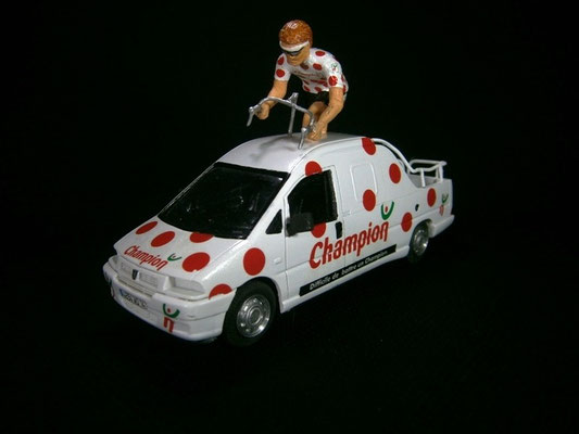 Peugeot Expert  " CHAMPION " Version N°2 Cycliste en danseuse   Caravane Tour de France 1999