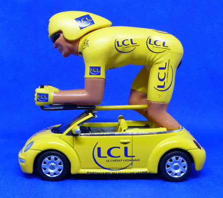 VOLKSWAGEN NEW BEETLE LCL GEANT     Caravane Tour de France 2006