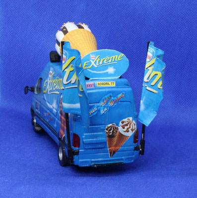 Renault Mascot  GLACES NESTLÉ EXTRÊME  Tour de France 2006
