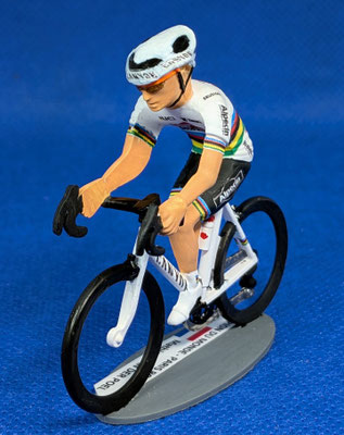  Mathieu VAN DER POEL   (Alpecin - Deceuninck)     Champion du Monde  2023  Vainqueur de Paris -Roubaix 2024 