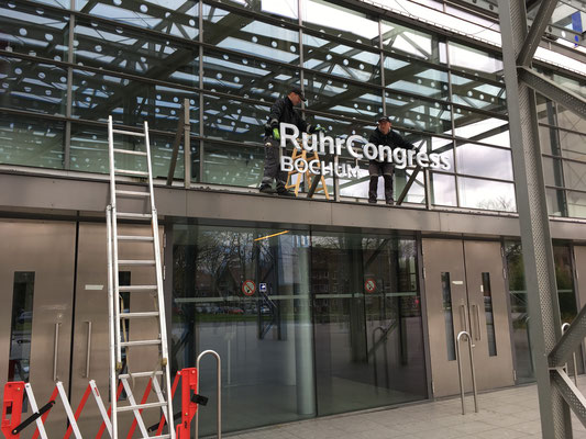 Ruhrcongress, Bochum | Einzelbuchstabenschriftzüge als Vollacrylglas-LED-Fronleuchter
