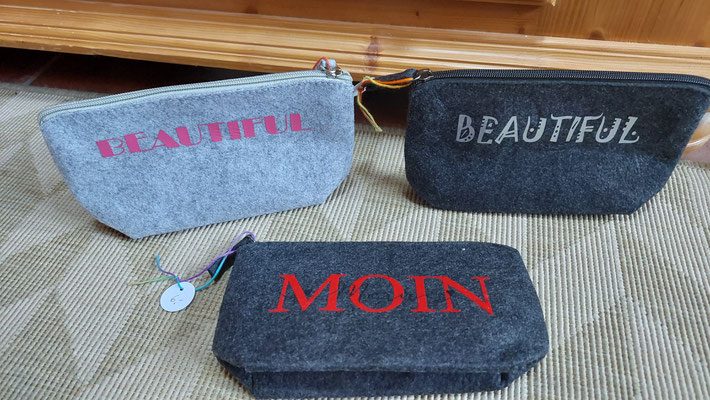 Filztäschchen: 21x12x6cm - 6 Euro (die vordere "Moin"-Tasche ist verkauft)