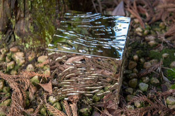 Object (empty #70)/2023年/木材、FRP樹脂、クロムメッキ/H12 × W12× D12 cm/個人蔵