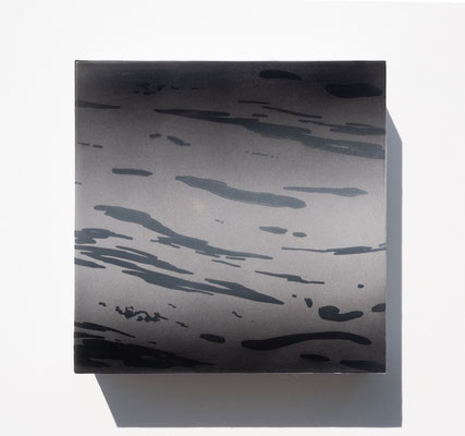 Photography #8 (empty #79) / 2023 year / wood panel, cloth, acrylic pigment, urethane clear / H18 × W18 × D8 cm