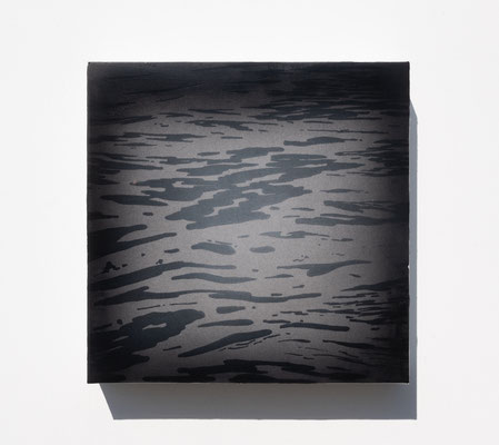 Photography #7 (empty #78) / 2023 year / wood panel, cloth, acrylic pigment, urethane clear / H18 × W18 × D5 cm H7 × W7 × D2 in / Sold out