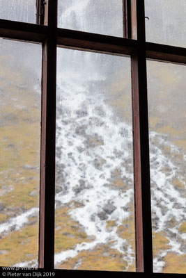 Waterval door het raam