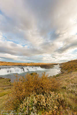 Avondlucht boven de Faxafoss waterval