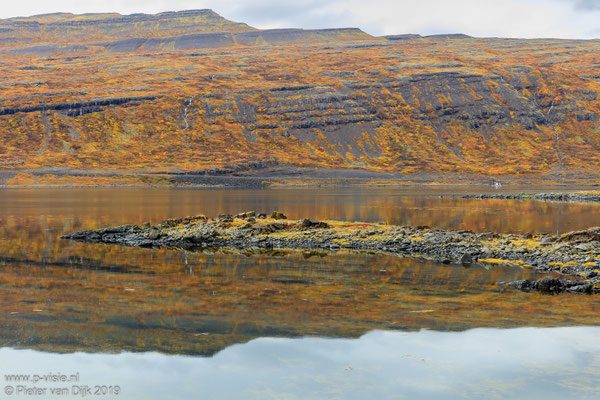 Langs het Kerlingarfjörður