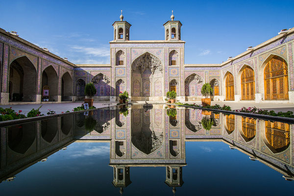 ...die schönste Moschee von allen! Die Nasir-el Molk Moschee in Shiraz gehört zu den berühmtesten Sehenswürdigkeiten des Irans...