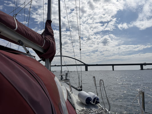 Nun liegt das Boot erstmal wieder in der Ancora Marina in Neustadt (hier auf dem Weg von Kiel nach Neustadt)