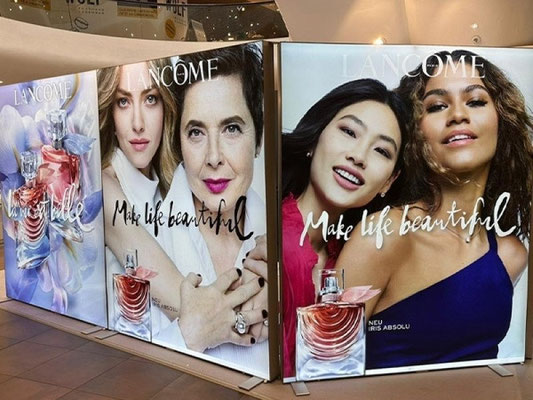 BigLedup Messewand mit LED-Beleuchtung BenteMedia Bestsystems