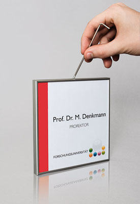 Türschild Beschriftung swechsel mit Inbusschlüssel