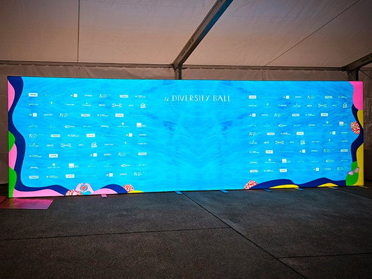 BigLedup Messewand mit LED-Beleuchtung BenteMedia Bestsystems