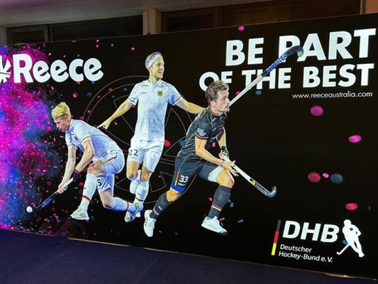 BigLedup Messewand mit LED-Beleuchtung BenteMedia Bestsystems