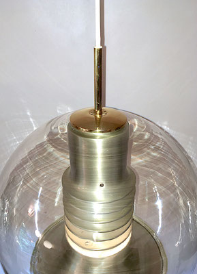 Measurements: Height of the glass dome = 33 cm. Diameter glass dome = 40 cm. Diameter reflector = 29 cm. 1 x E27 Socket