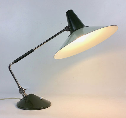 Desk lamp by Helo.