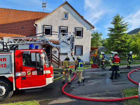 Drehleiter der Feuerwehr Tuttlingen an der Einsatzstelle