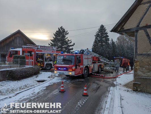 Drehleiter der Feuerwehr Tuttlingen in Bereitschaft