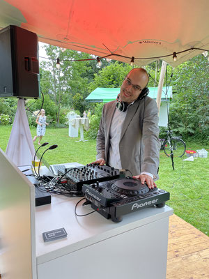 DJ Bertolt Bass auf einer Hochzeit in Bad Salzuflen