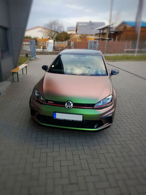 Golf 7 GTI Clubsport Vollfolierung in SW|A Chameleon Spring matt Carwrapping