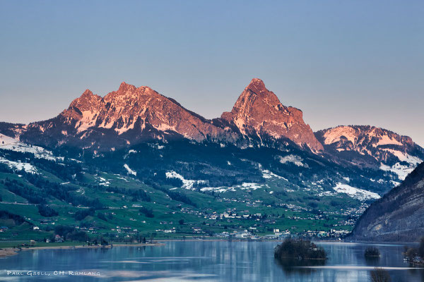 Lauerzersee mit Mythen