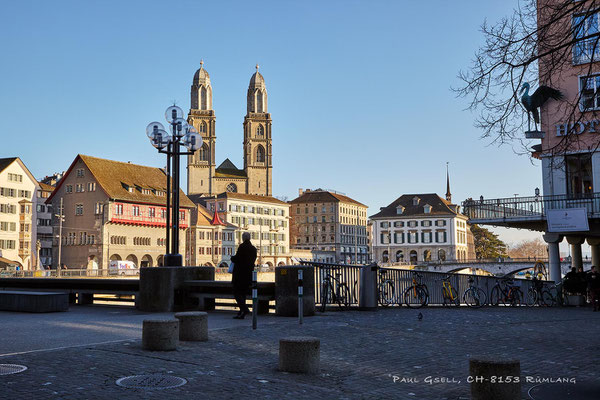 Zürich - Weinplatz, Blick auf Limmatquai mit Grossmünster - #1511