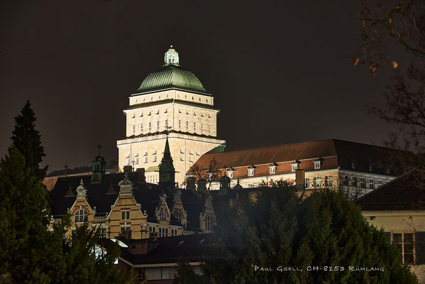 Beleuchtete Kuppel der Universität Zürich - #2151