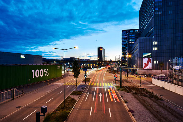 Blick auf Pfingstweidstrasse bei Dämmerung - #0948
