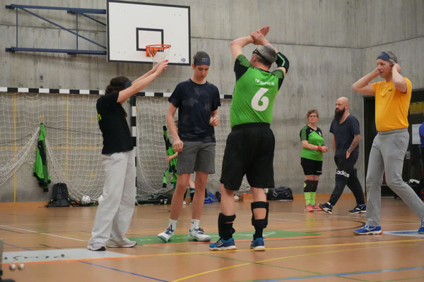 Silvio zeigt die richtige Abwehrhaltung