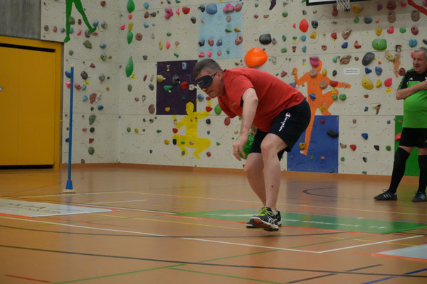 Die Herren der Männerriege Bülach probieren aus!