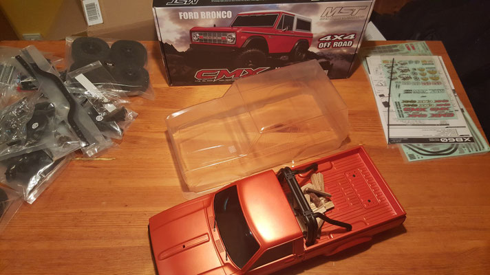 MST CMX Ford Bronco Größenvergleich #1