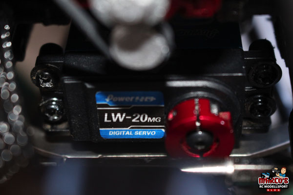 Power HD LW-20MG Servo verbaut im Axial SCX10
