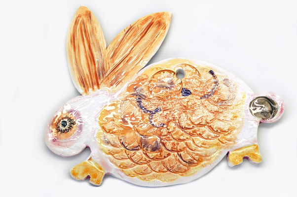 Animale decorativo - coniglio con tecnica a lastra in terraglia bianca - decorazione con underglazes e cristallina - cottura a 1010°C