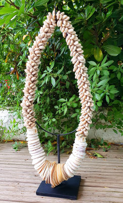 Collar de conchas Indonesia (Kina) Indonesian shell necklace