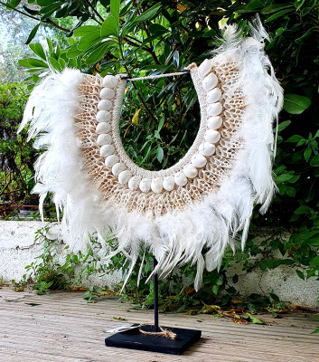 Collar Indonesio (Plumas / Conchas)