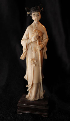 Antigua figura oriental M.