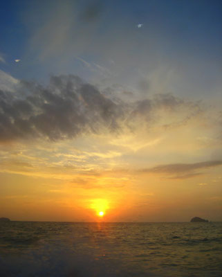 Sonnenaufgang: von Langkawi auf's Festland