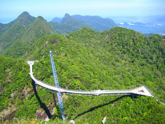 Brücke auf dem Berg