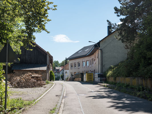Schlossbergstrasse, das "Gasthöfli" im Umbau, hier wird ein Gebäude ums andere saniert. 