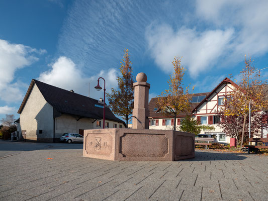 Altenburg, Dorfbrunnen.