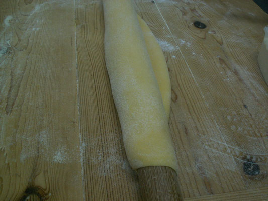 Pasta fresca stesa col mattarello