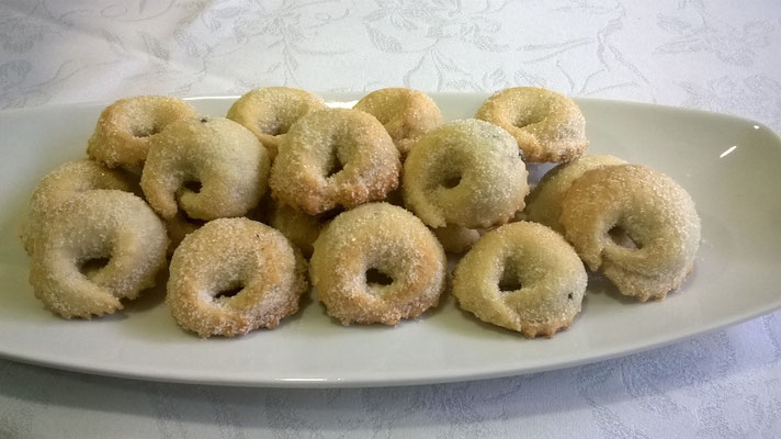Dolcetti con marmellata emosto