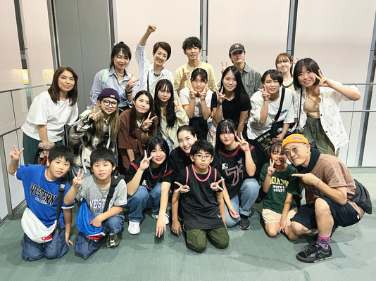 千葉ダンススクール Beat squadでインストラクターを務めるエム先生が出演するダンス発表会にBeat squadの仲間で応援に行ってまいりました♪