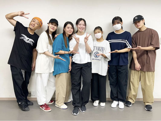 千葉ダンススクール Beat squadの土曜日クラスにカコちゃんがご入会♪真面目でやる気まんてんな、とっても頑張り屋さんの良い子です♪