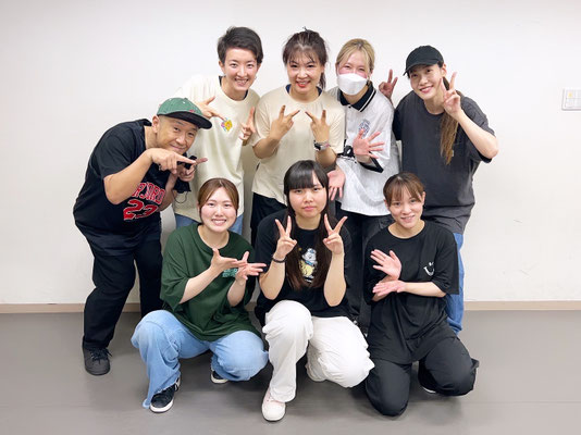 千葉ダンススクール Beat squadの西千葉スタジオ・火曜日ヒップホップクラスからの1枚♪体験レッスンに高校生のレイリが参加してくれました♪
