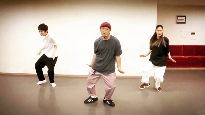 西千葉スタジオのメンバー、エムとザリナとレッスン動画の撮影をしました♪ヒリついた、濃く気持ち良い時間でした♪改めて、やはりダンスは深いです♪