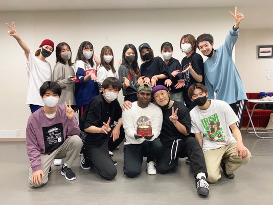 西千葉スタジオの土曜日20時入門クラスのニミちゃんが卒業♪皆でニミを応援しているよ♪