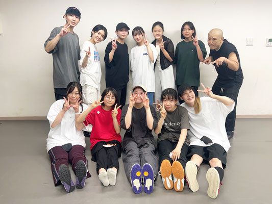 千葉ストリートダンススクール Beat squadの西千葉スタジオ・土曜日クラス♪ヒップホップクラス、R&Bクラス、POPPINクラスのメンバー♪