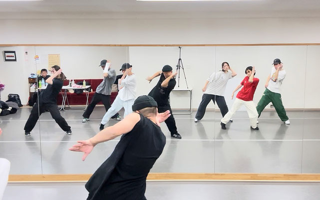 千葉ダンススクール Beat squadのR&Bクラス(毎週土曜日 18:40～20:00)♪