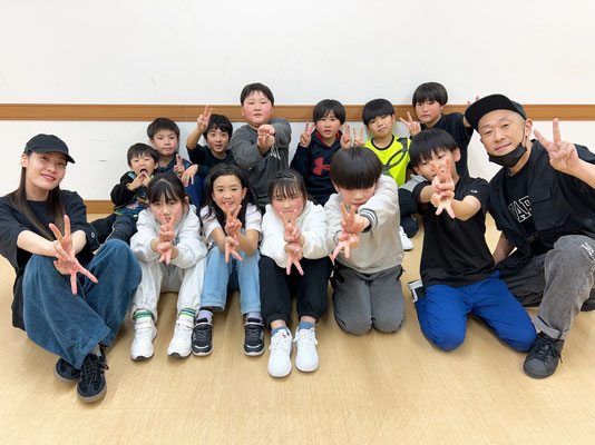今回の写真は、水曜日・稲毛キッズクラスでの1枚♪無料体験レッスンで参加してくれたタイスケが入会をしてくれました♪